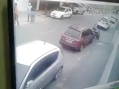 Woman shot by thieves