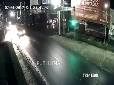Drunk motorcyclist breaks his neck on a car