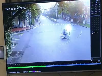 Motorcyclist and truck get wrecked