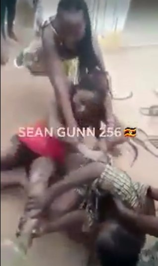 African Women Fight With Tits Out