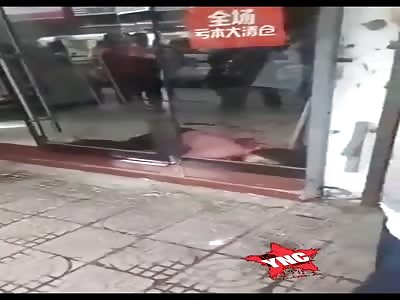 Wtf accident, man cut by glass door