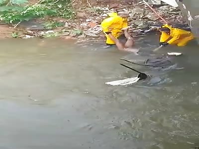 Rescue of a lifeless body floating in the water