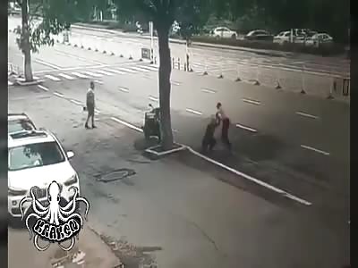 In broad daylight, man attacked with a sickle