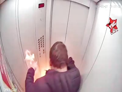 Asshole in the elevator (full video)