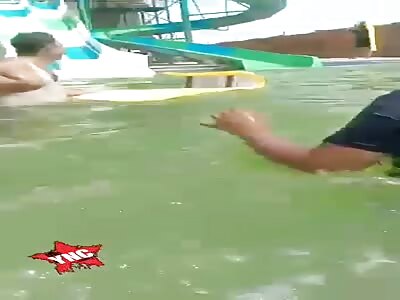  Strong blow in water park