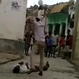 Man Gets Savagely Killed on the Busy Dirty Street In India