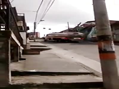 AMAZING! truck can not climb the , and dumps