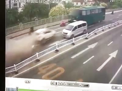 The car goes in the opposite direction and is hit at high speed against a bus
