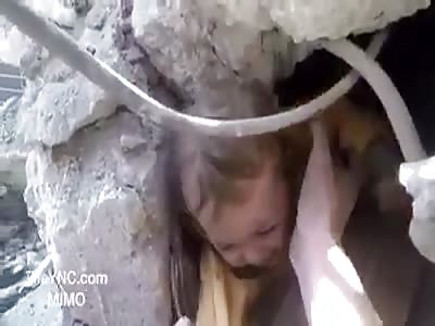 Horrible moments full of blood, pain and removal of newborns from the rubble