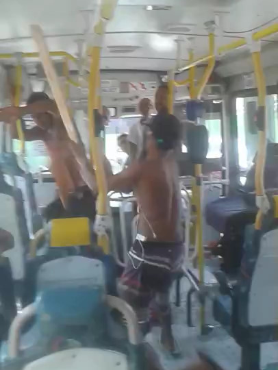 Thief Captured stealing in the Bus beaten by passengers