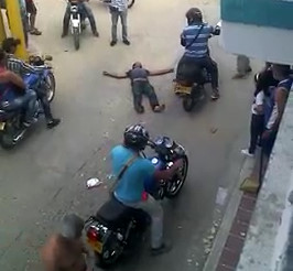 Kick in a face leaves a thief breathless on the street