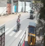 Motorcyclist Should be Watching Where He is(Instant Death)
