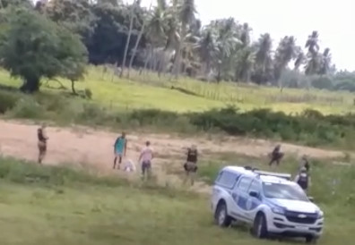 Brazilian Cop Shoots and Kills Knife Wielding Man
