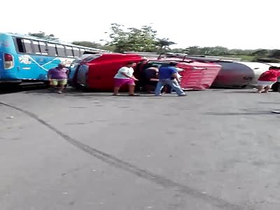  Accident of a trailer with palm oil