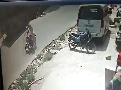 30 people injured after a bus skidded off the road and fell into a ditch in Jammu Doda(better quality)