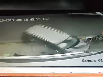 Live Accident Caught on CCTV Footage(20)