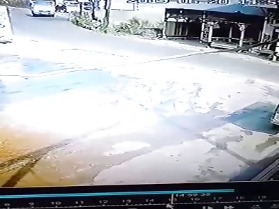 Live Accident Caught on CCTV Footage(22)