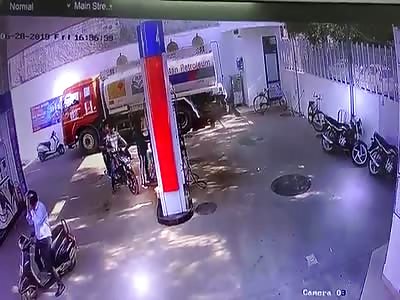 Live Accident Caught on CCTV Footage(40)
