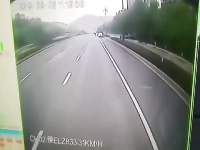 Accident Caught On CCTV: Latest News(1)