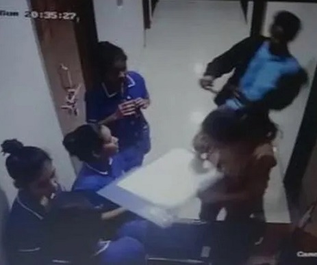 Hospital Ward Boy attacks Female Doctor With A Pair Of Scissors After Minor Dispute
