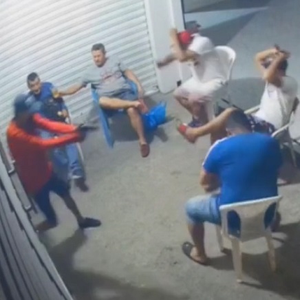 Sicario Gang Interrupts Beers with Friends