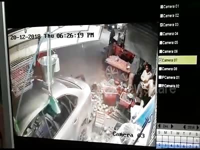 Car hit a shop and injured three in SURAT (full video)