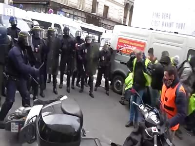 Paris police used tear gas as protests enter 6th week in France