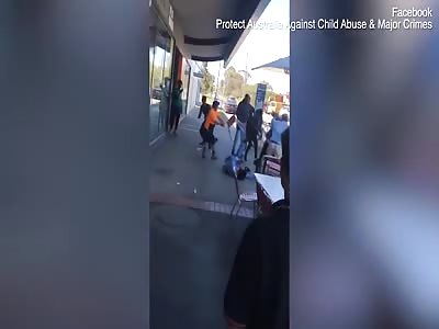 Shopkeepers in Melbourne fight back against African gang