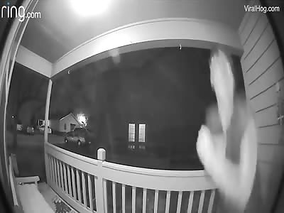 Retard attempts to break into home while owner is baking