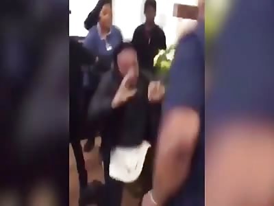 McDonald's manager fights unruly customer in Chicago