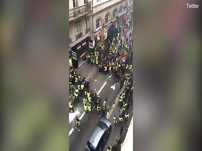 Rival political parties' Yellow Vest groups fight each other in Lyon