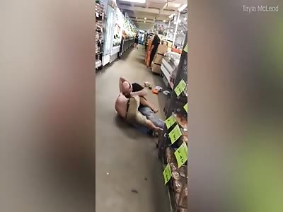 Two shoppers get into a vicious fight in a supermarket