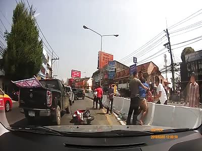 Drivers Fight Back Against Road Rage Motorcyclist