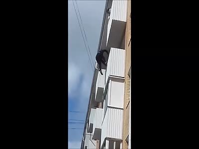 Drunk Man Falls to his Death from Balcony