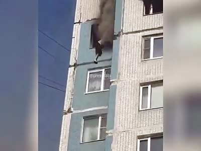 Fire Forces Moscow Woman to Jump From 14th Floor