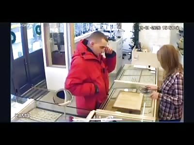 Clumsy robber (CCTV)