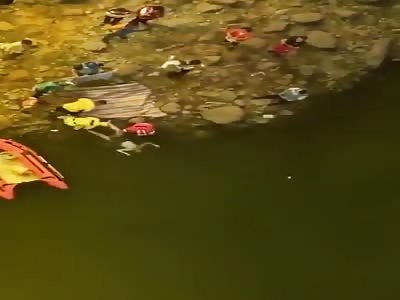 China, Guizhou, boat overturned, 18 dead ï¼ˆfishing out the dead)