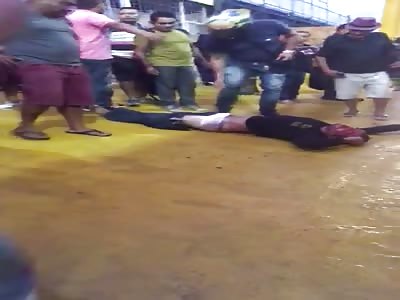 Another vÃ­deo bus thief brutally beaten to death 