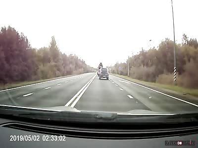 Shocking car crash in Russia