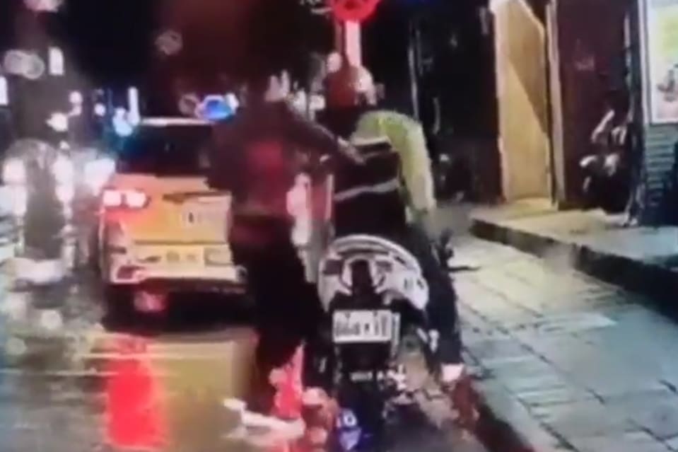 Man Sets Up Camera and Stabs Person on Motorcycle in Taiwan