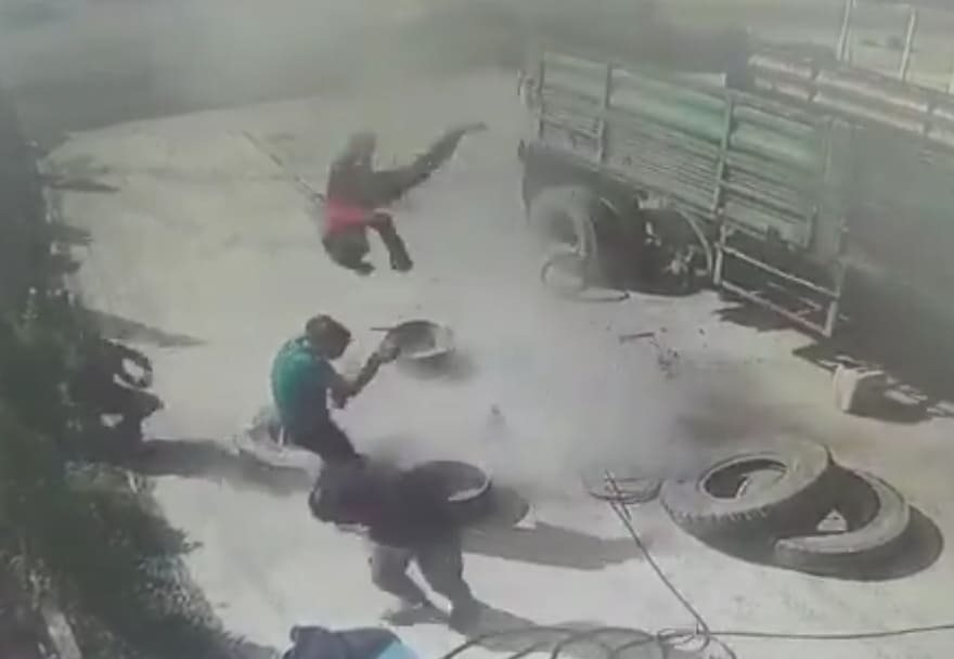 Quick Flight for Worker When Tire Explodes