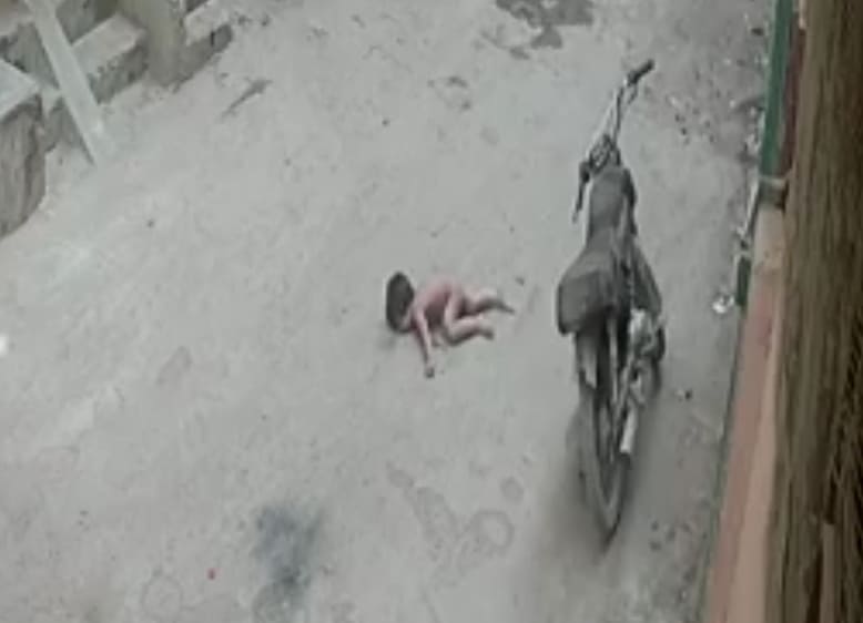 Sad: Little Kid Falls From Balcony