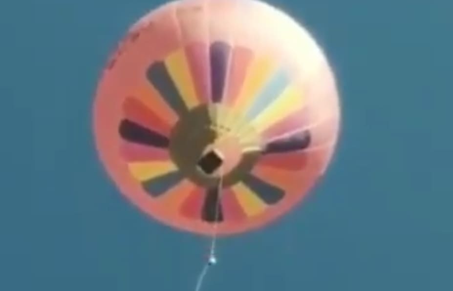 Guy Falls to His Death from Hot Air Balloon