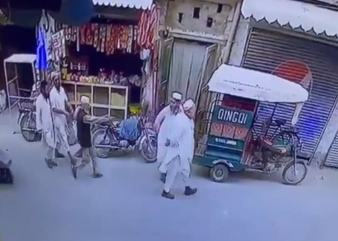 Pakistan: Casual Walk Up Execution.