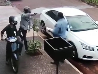 Robbery Victim Pays the Price for Fighting Back