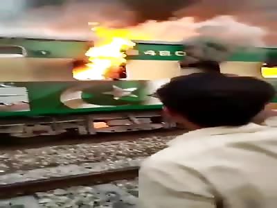 Pakistan: Train Fire Kills Dozens after Cooking Accident