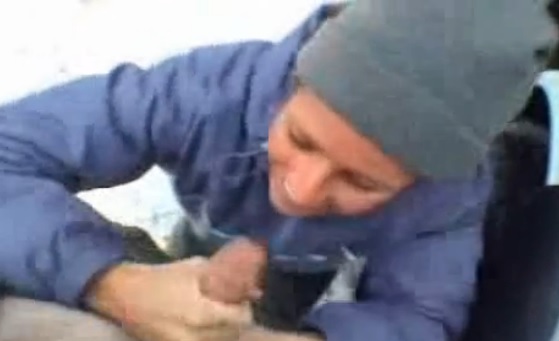 Getting a Handjob in the Zero Degree Snow..then the Cumshot ! 