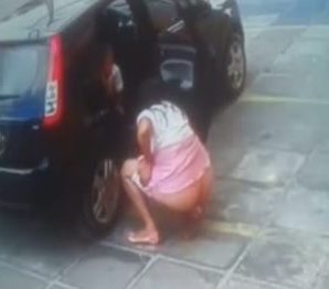 Girl Caught Shitting In Public