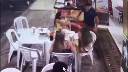 Man Brutally Kills his Wife with his Bare Hands in a Restaurant