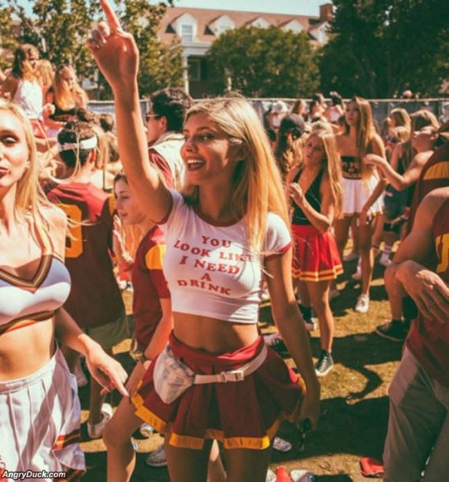 Cheerleader Blows Group of Teens at Daytime Rave